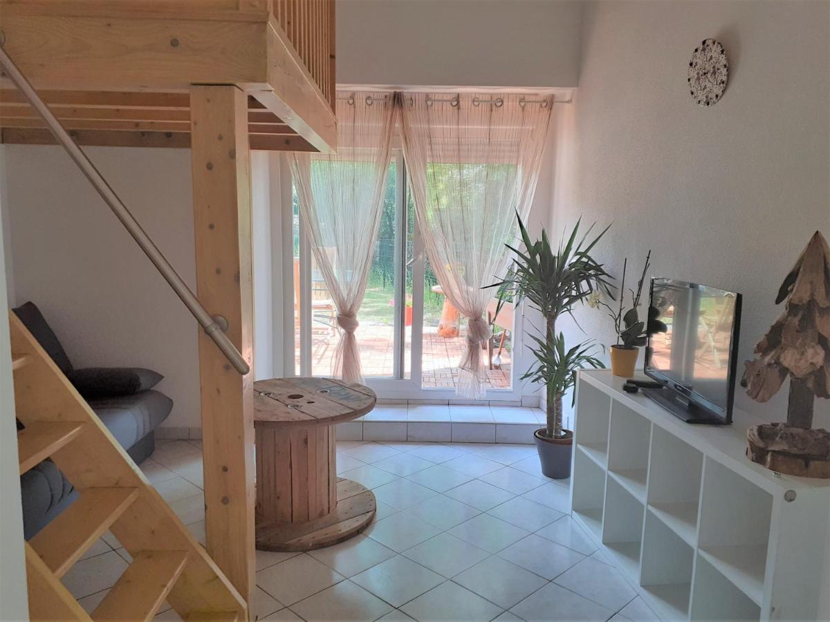 Appartement Rez De Chaussee Avec Terrasse Et Jardin Tence Zewnętrze zdjęcie