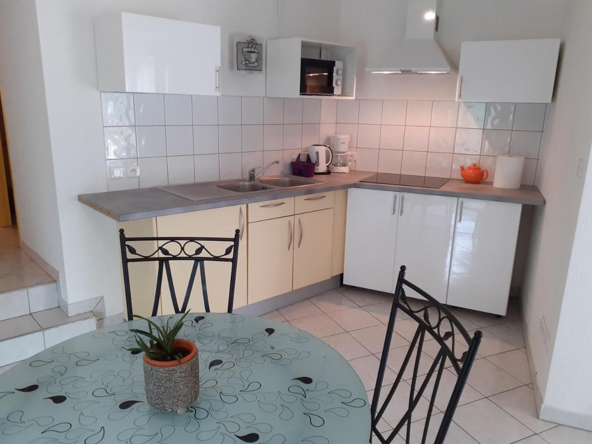 Appartement Rez De Chaussee Avec Terrasse Et Jardin Tence Zewnętrze zdjęcie