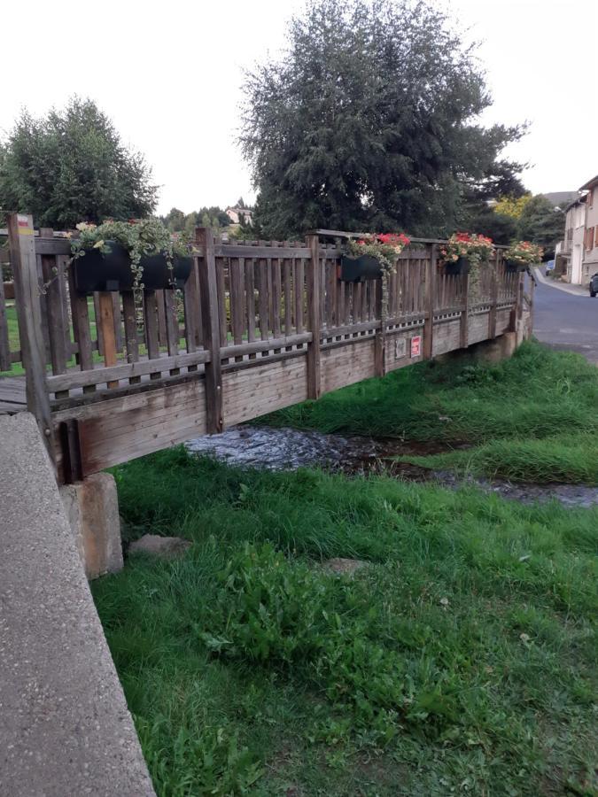 Appartement Rez De Chaussee Avec Terrasse Et Jardin Tence Zewnętrze zdjęcie