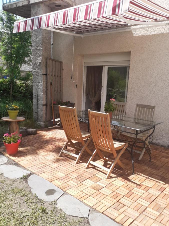 Appartement Rez De Chaussee Avec Terrasse Et Jardin Tence Zewnętrze zdjęcie